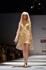 Model walk the ramp for Kavita Bhartia Show at Wills Lifestyle India Fashion Week 2012 day 2 on 7th Oct 2012 (35).JPG